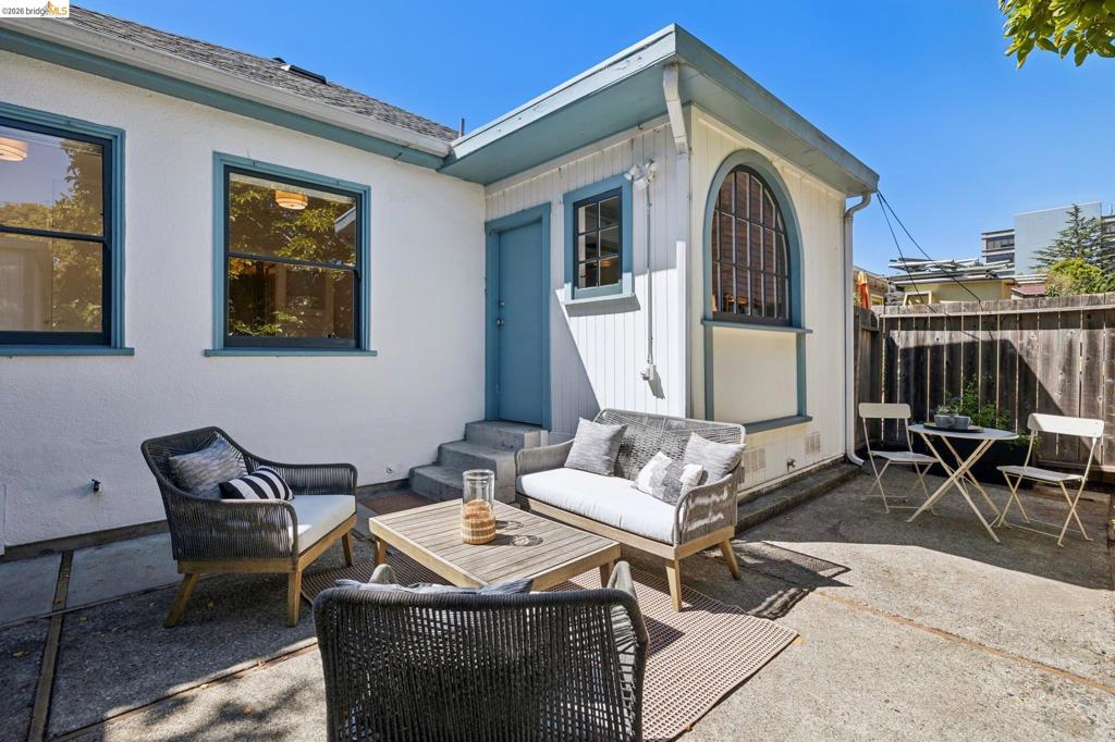 3027 Regent St Property Photo 32