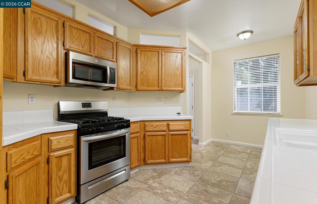 4233 Shandwick Dr Property Photo 3