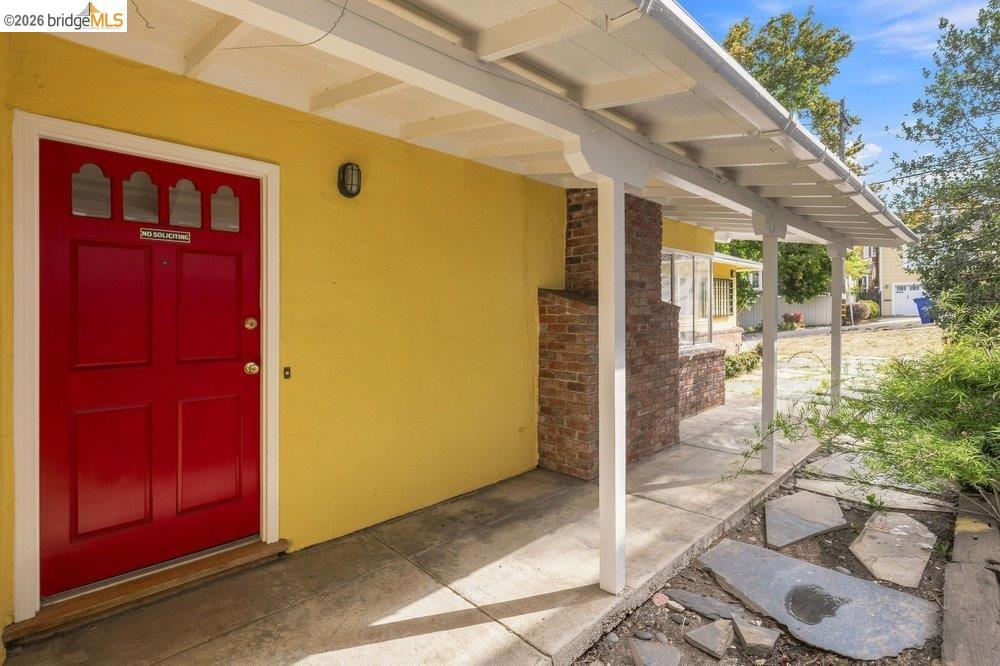 206 Colgate Property Photo 4
