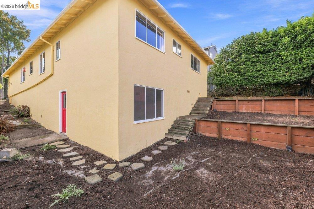 206 Colgate Property Photo 23