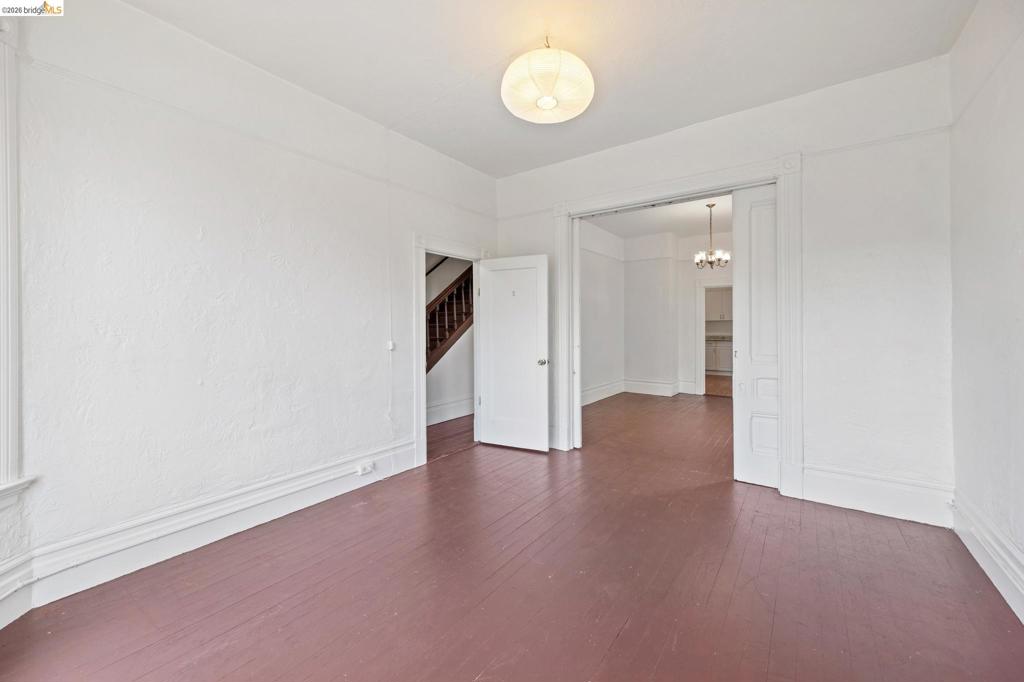 1025 55th St Property Photo 11