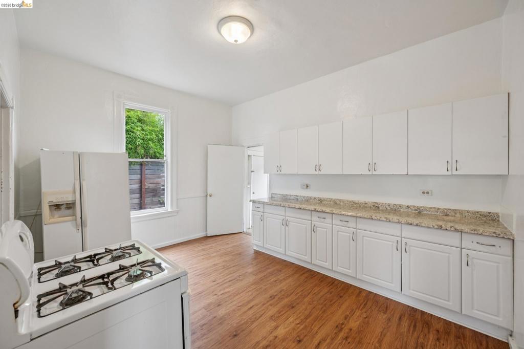 1025 55th St Property Photo 16