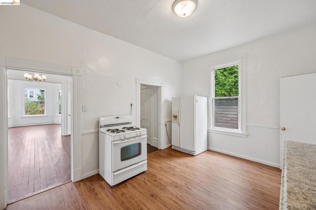 1025 55th St Property Photo 17