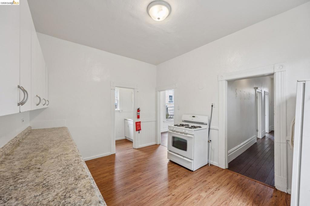 1025 55th St Property Photo 18