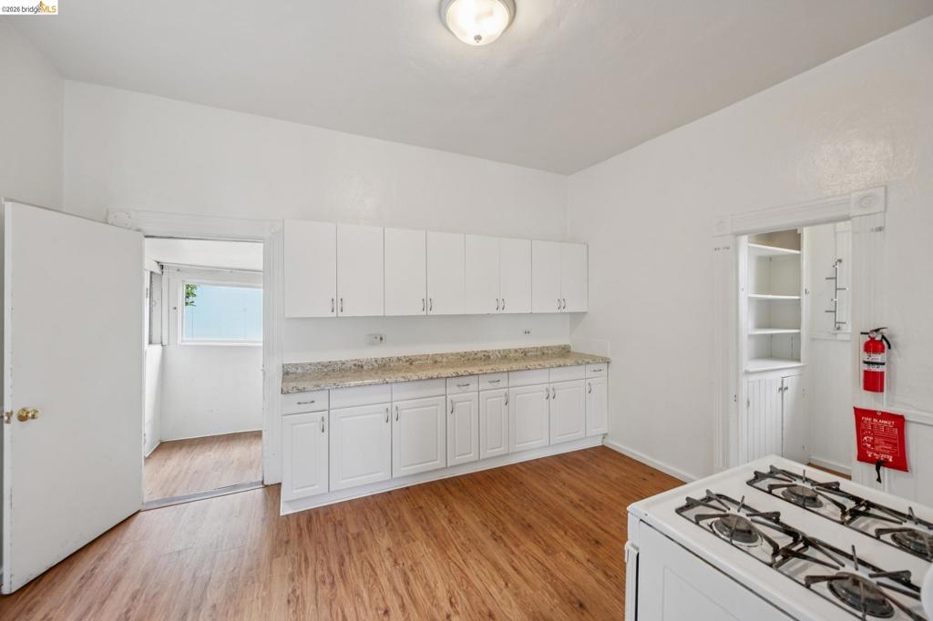 1025 55th St Property Photo 19