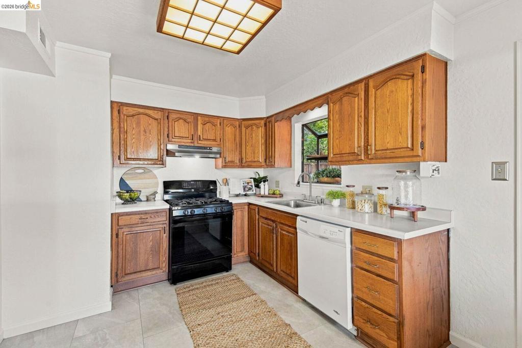 68 Water St Property Photo 14