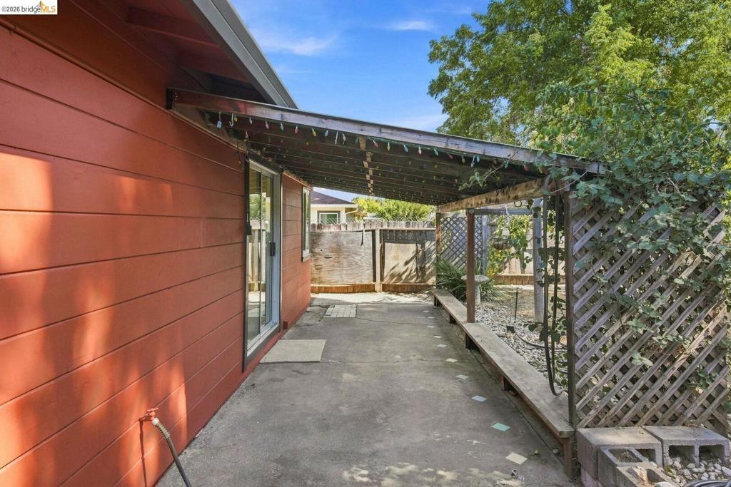 68 Water St Property Photo 31