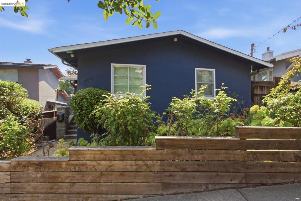 494 Jean St Property Photo 1