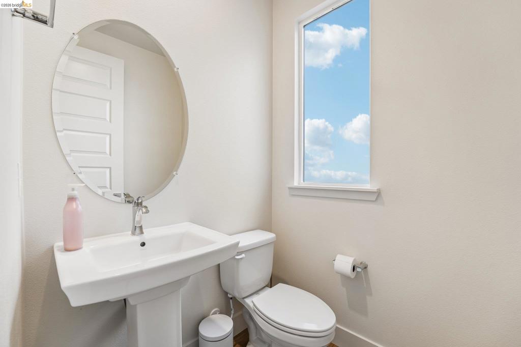 2388 Stanford St Property Photo 23