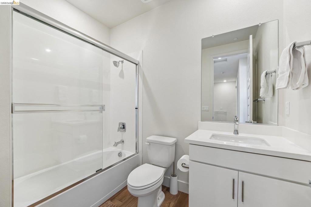 2388 Stanford St Property Photo 37