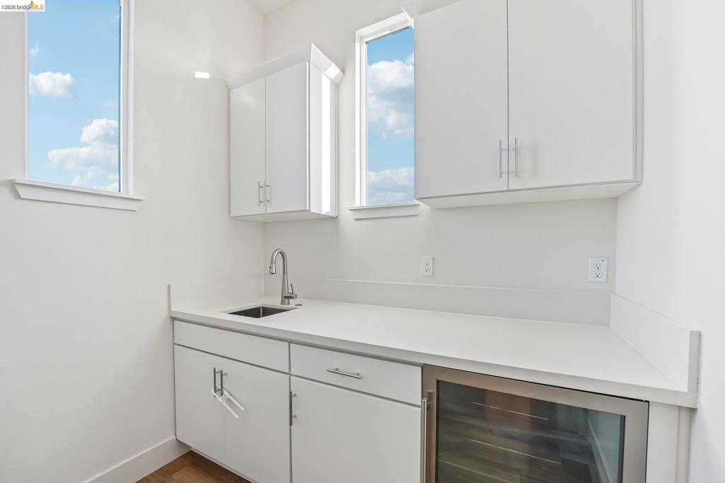 2388 Stanford St Property Photo 48