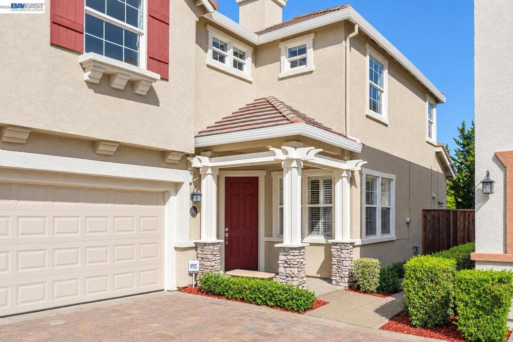 2628 Photinia Ct Property Photo 2