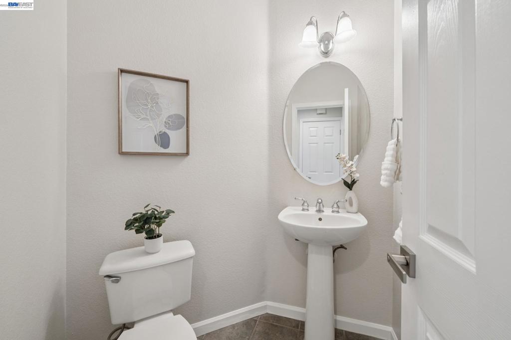 2628 Photinia Ct Property Photo 28