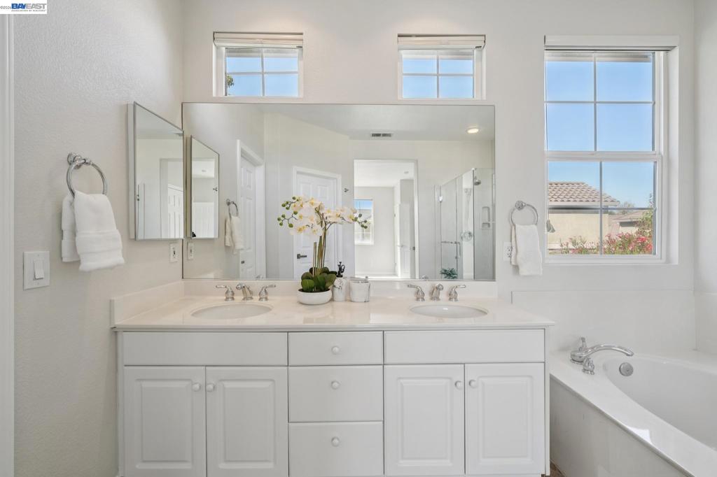 2628 Photinia Ct Property Photo 40