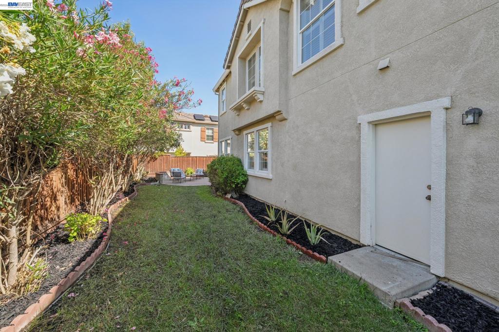 2628 Photinia Ct Property Photo 68