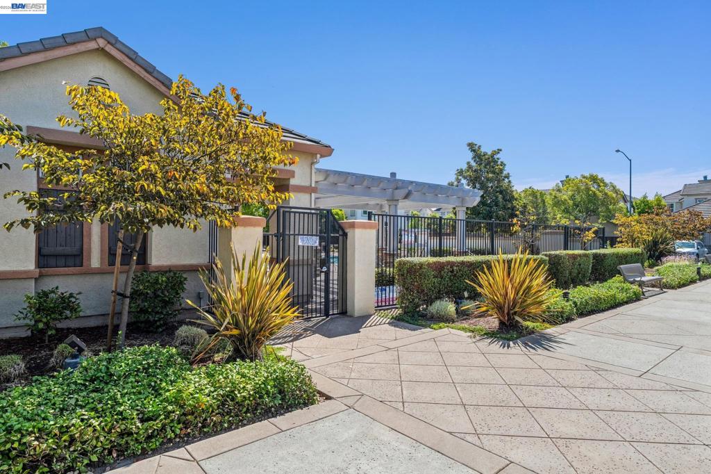 2628 Photinia Ct Property Photo 77