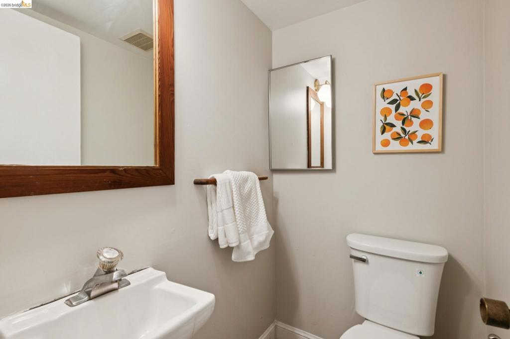 1100 Tevlin St Property Photo 35