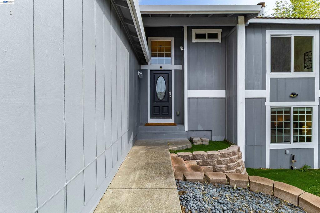 4087 Mozart Dr Property Photo 3