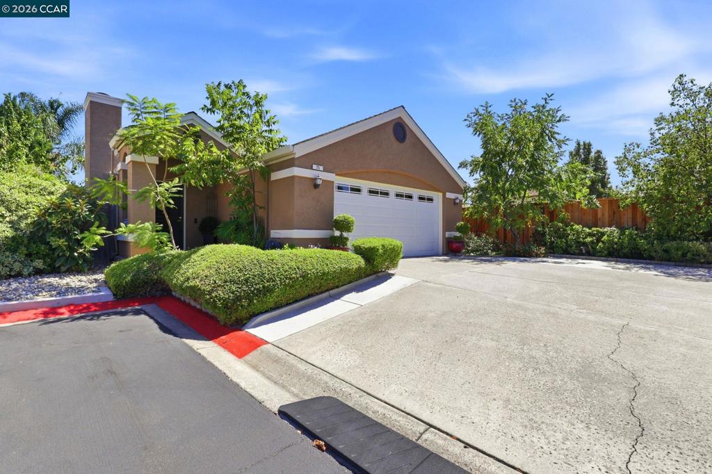 25 Sparrow Hawk Ct. Property Photo