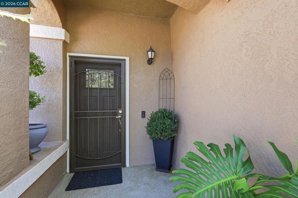 25 Sparrow Hawk Ct. Property Photo 4