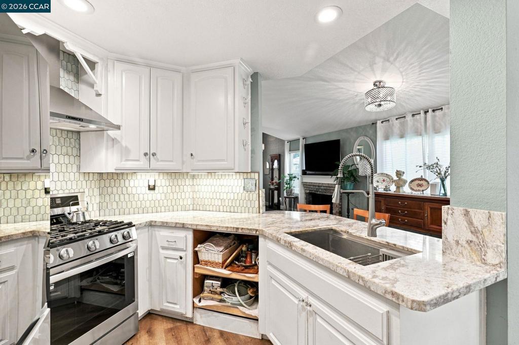 25 Sparrow Hawk Ct. Property Photo 12