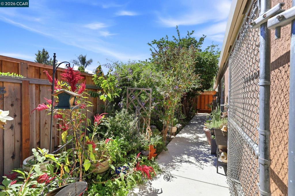 25 Sparrow Hawk Ct. Property Photo 32