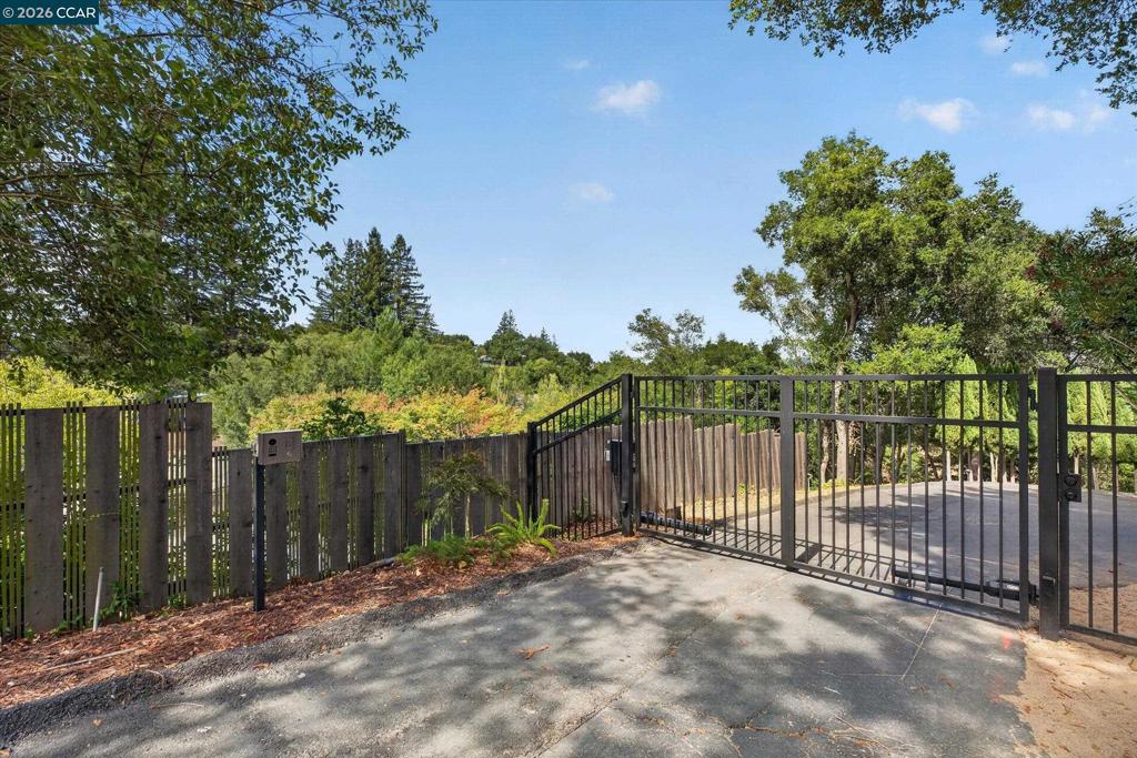 521 Tahos Rd Property Photo 37