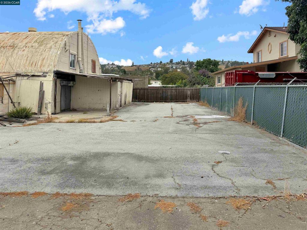 1452 165th Ave Property Photo 1