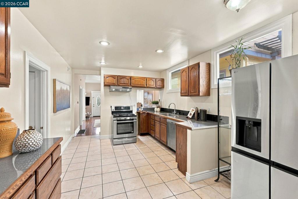 3334 Harrison St Property Photo 9