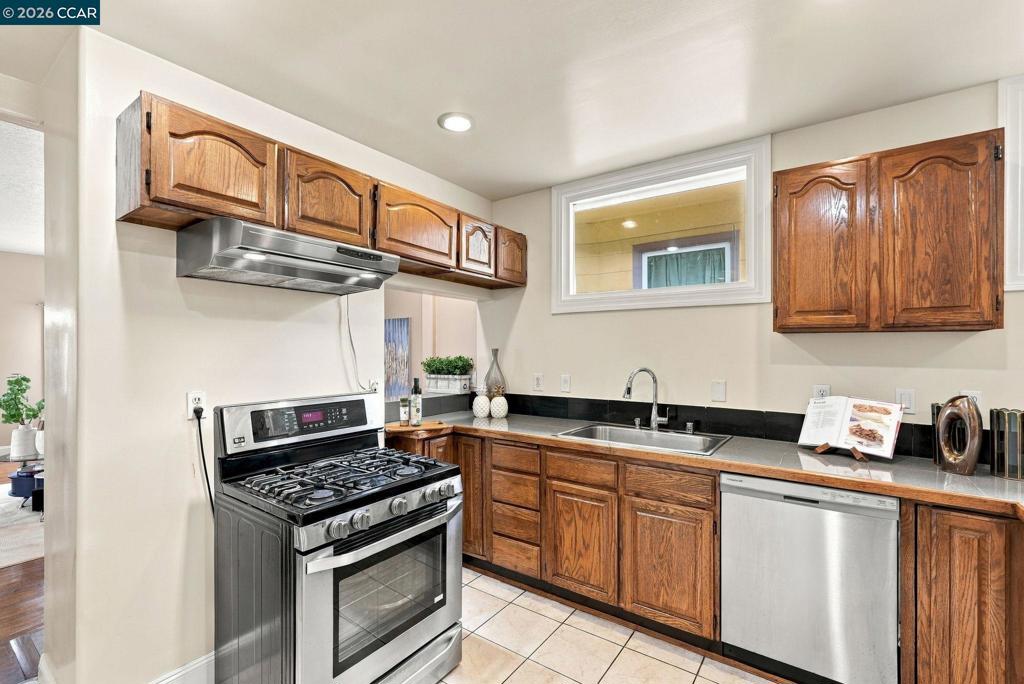 3334 Harrison St Property Photo 11