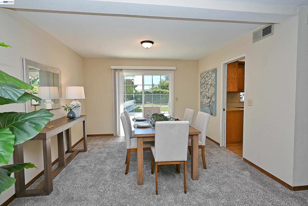 3585 Deer Park Ct Property Photo 5