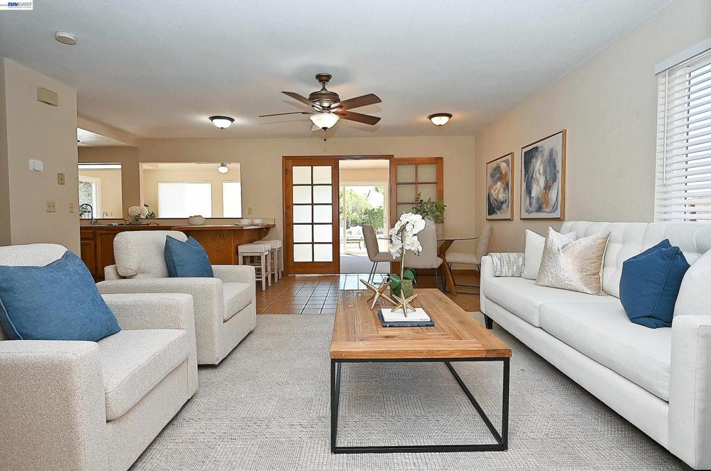 3585 Deer Park Ct Property Photo 8