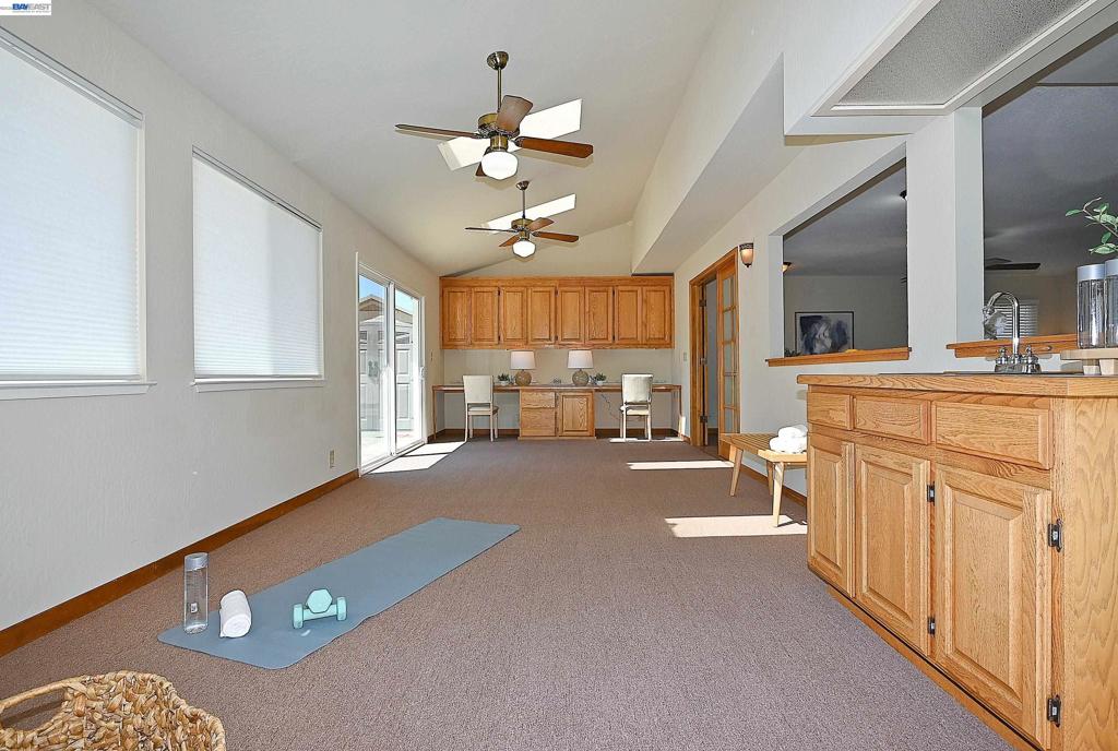 3585 Deer Park Ct Property Photo 9