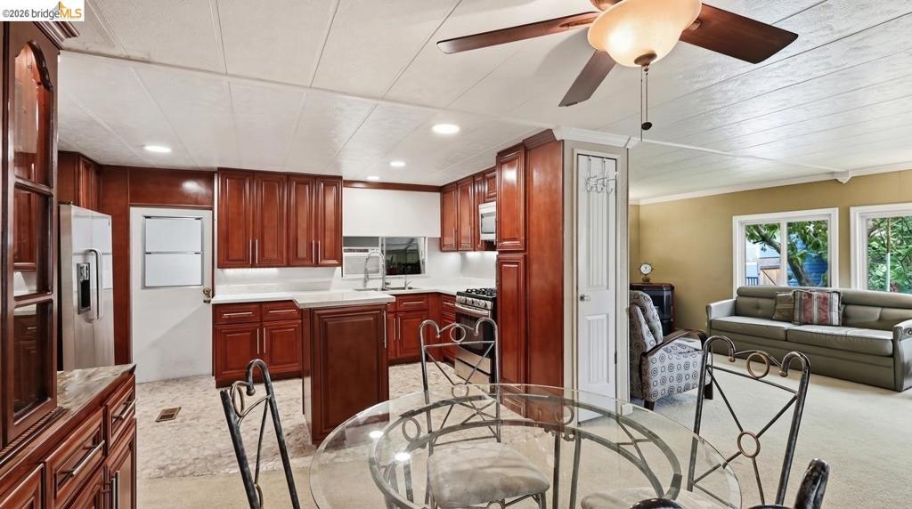 1742 W Harbor Drive Property Photo 10