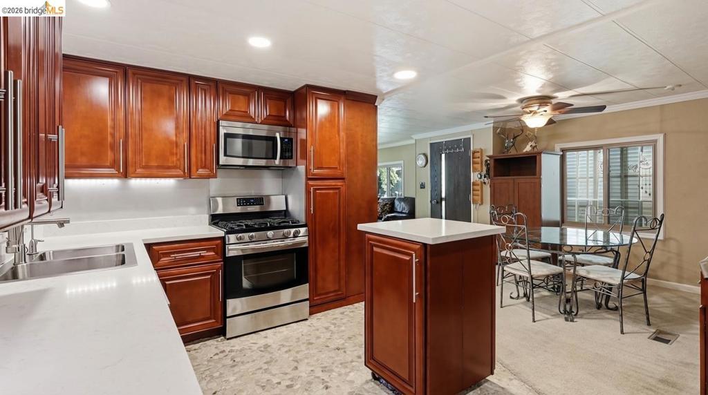 1742 W Harbor Drive Property Photo 13