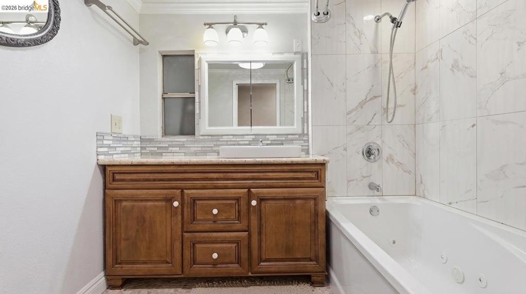1742 W Harbor Drive Property Photo 14