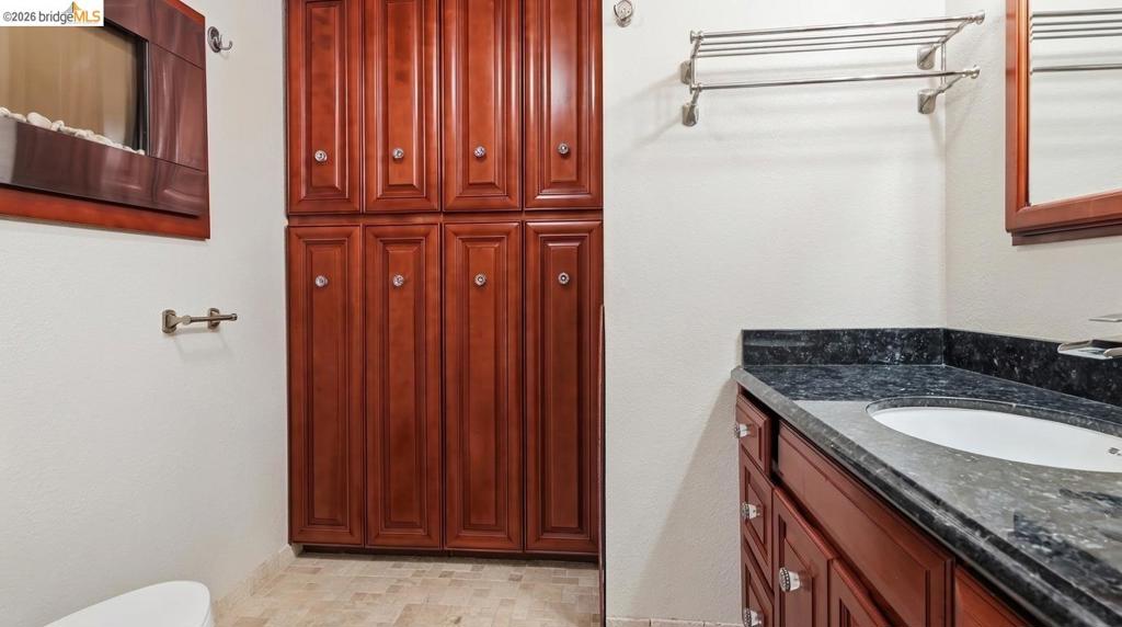 1742 W Harbor Drive Property Photo 19