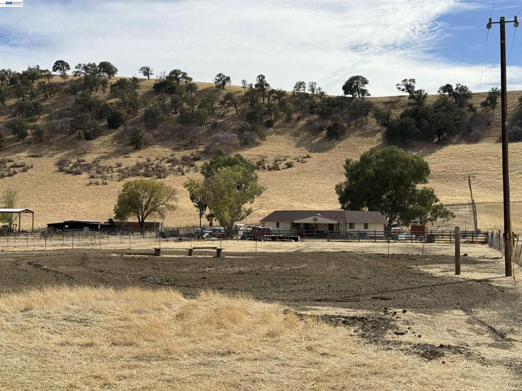 4505 Briones Valley Rd Property Photo 1