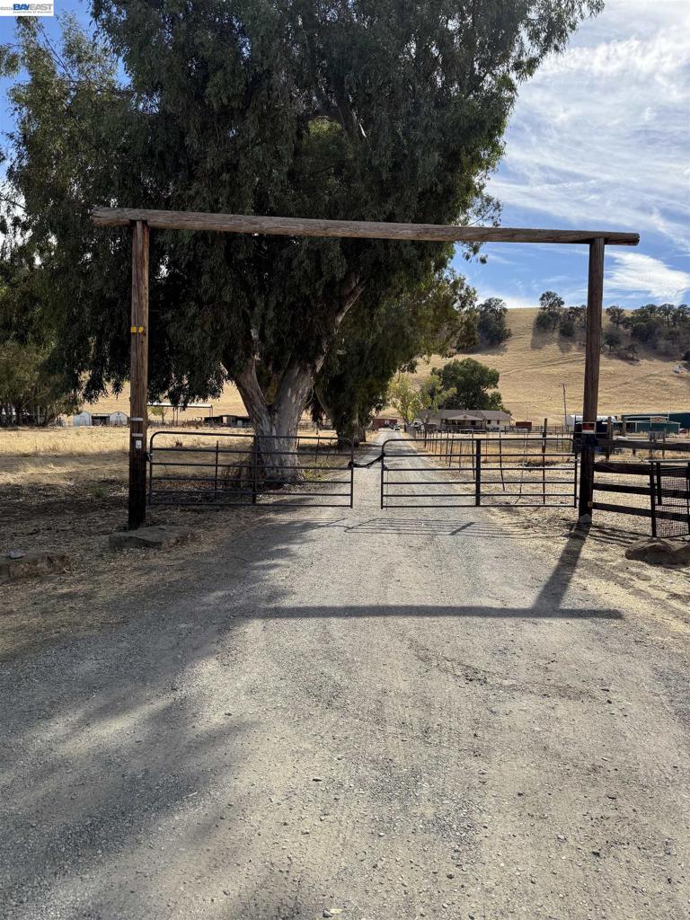 4505 Briones Valley Rd Property Photo 2