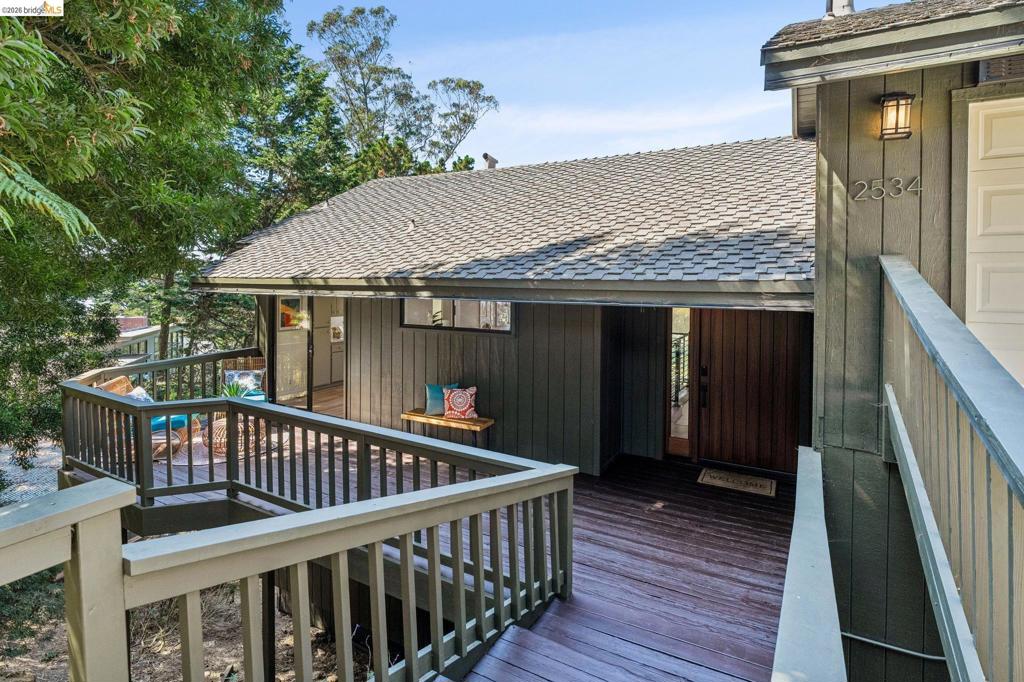 2534 Carisbrook Dr Property Photo 2
