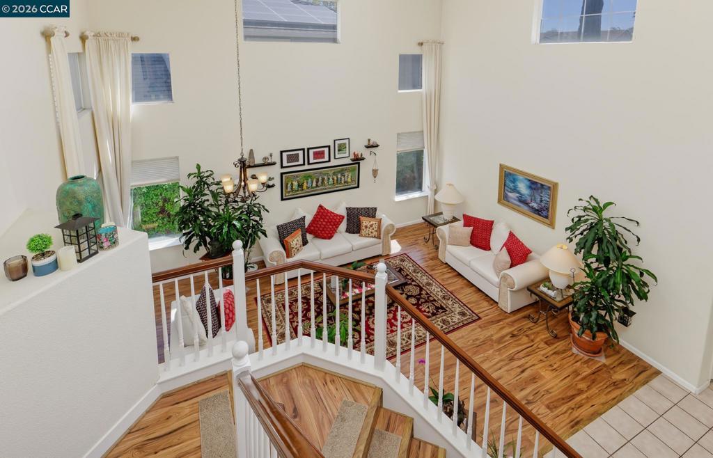 1315 Oak Crest Way Property Photo 5