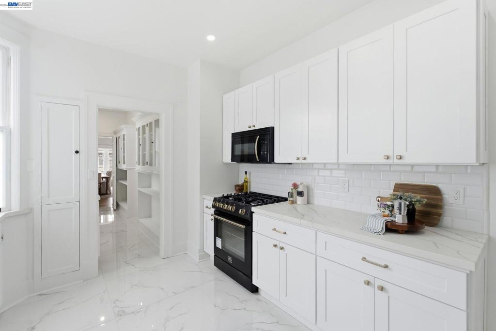 2404 Divisadero St Property Photo 16