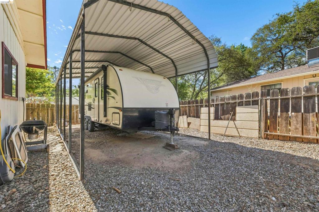 1240 Suzanne Dr Property Photo 41