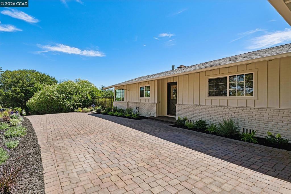 37 Chapel Dr. Property Photo 2