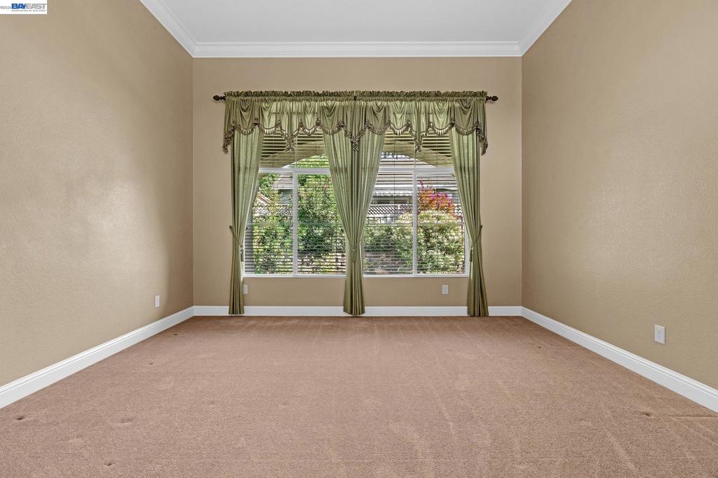 5040 Green Grove Ln Property Photo 7