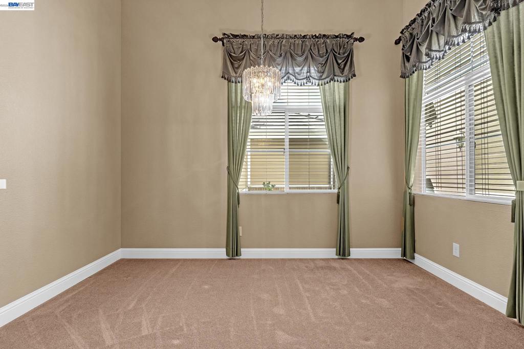 5040 Green Grove Ln Property Photo 9