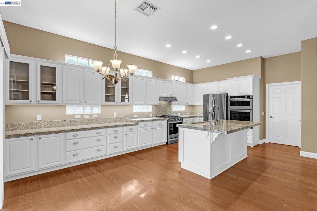 5040 Green Grove Ln Property Photo 11