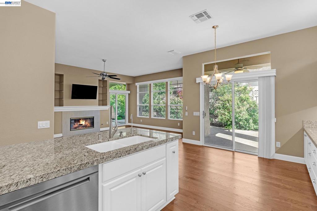 5040 Green Grove Ln Property Photo 14