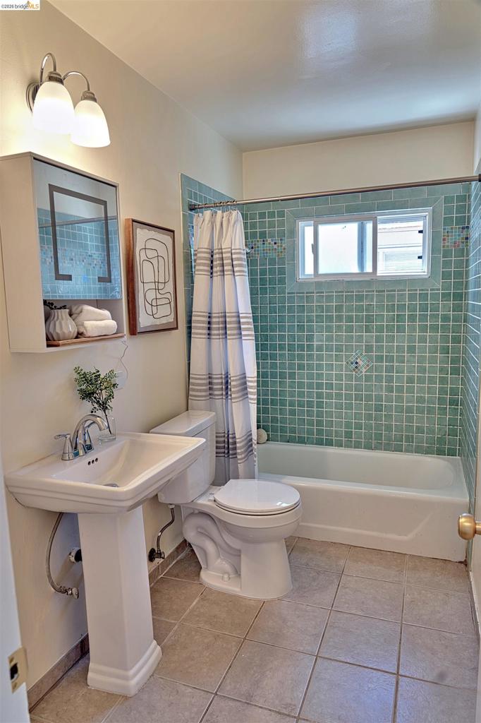 1225 S 57th Property Photo 10