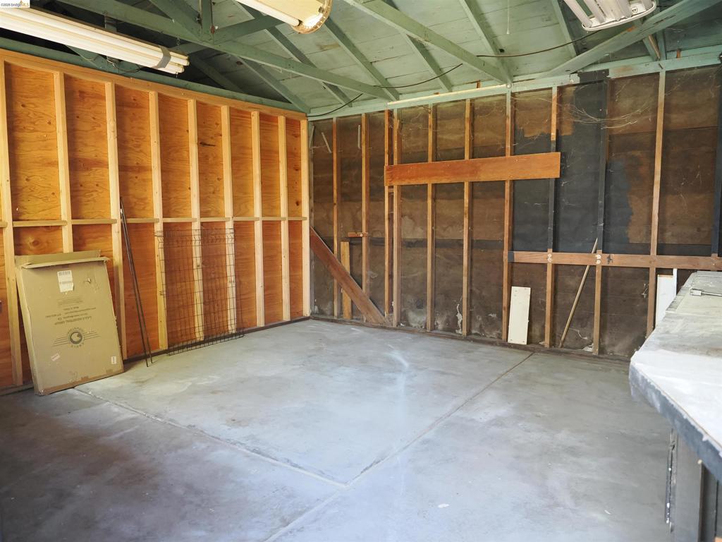 1225 S 57th Property Photo 17